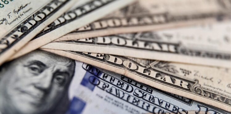 Dólar futuro: el mercado prevé que seguirá el cepo en el corto plazo y caen las expectativas de devaluación