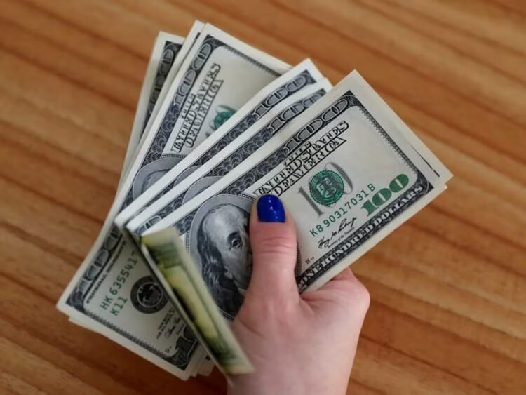 A cuánto llegarán el dólar y la inflación a fin de este año según analistas locales e internacionales