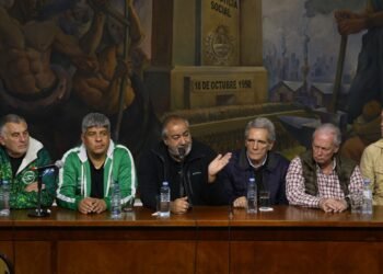 La CGT consolidó su división por la marcha ante el Congreso y explora una mediación en el conflicto aeronáutico