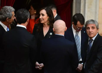 Milei acude a sus aliados para el Presupuesto y está en duda que Caputo vaya a Diputados a defenderlo