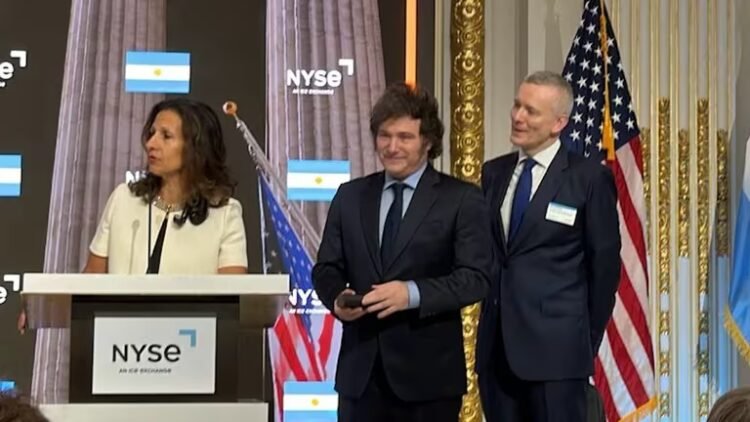 El Presidente reiteró su “compromiso” con el equilibrio fiscal ante inversores de Wall Street