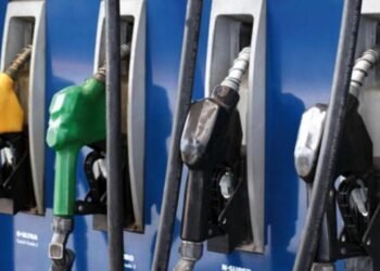Suben las naftas y el gasoil hasta 4%, por la suba de los precios internacionales del crudo