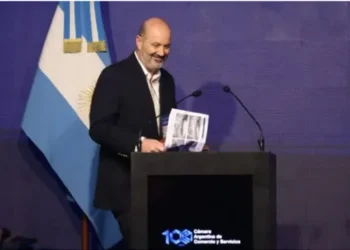 El fuerte reclamo de Sturzenegger a los empresarios en IDEA: “Nunca más nos pidan bajar impuestos”