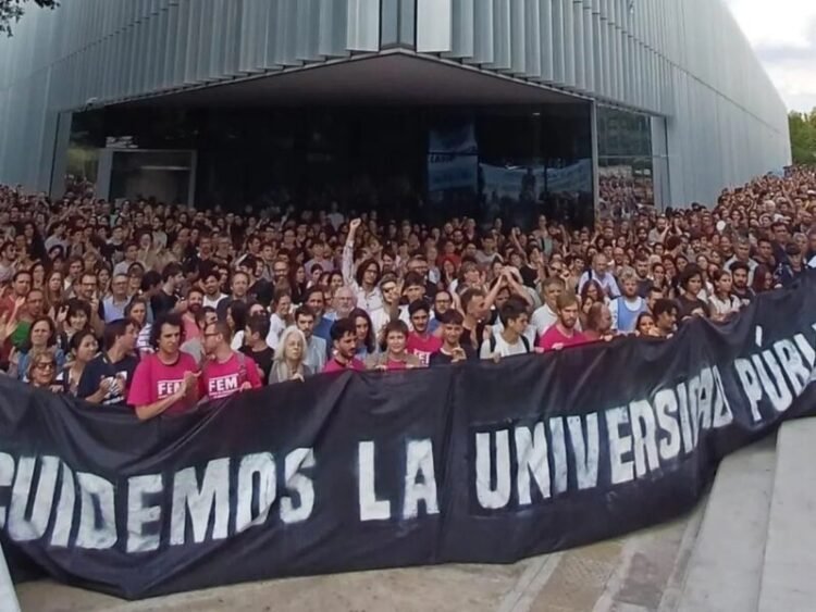 Nueva crítica del Gobierno a las universidades públicas, a un día de la marcha universitaria