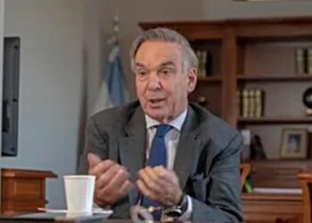Pichetto rechazó la postura de Milei al calificar las propuestas legislativas como un “golpe de Estado”