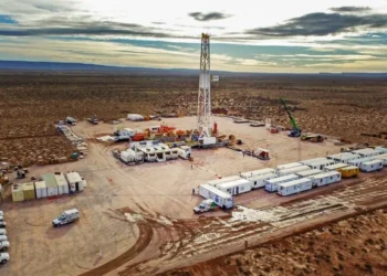 Un grupo de empresas petroleras buscan construir el “Vaca Muerta Sur”, un oleoducto que cruzará el país, para transportar el petróleo de Vaca Muerta y que se exporte al mundo