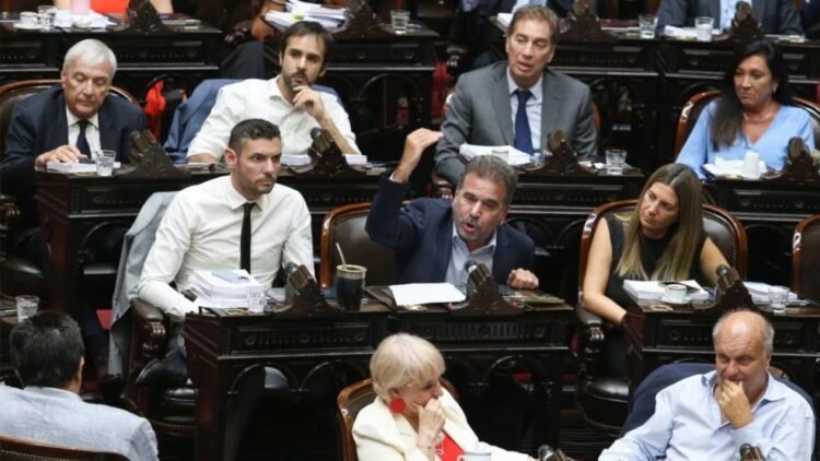 Ficha limpia: La relación entre LLA y el PRO está cada vez más tensa