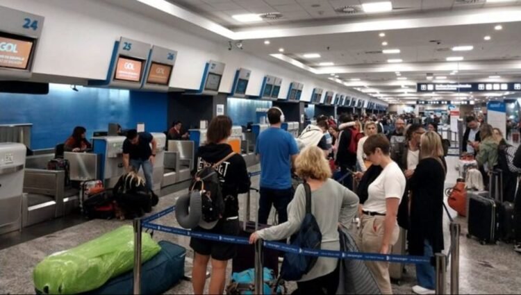 Aerolíneas Argentinas: Hasta que los gremios no levanten las medidas de fuerza, no habrá Paritarias