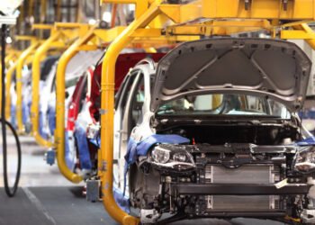 La producción de autos deja atrás la crisis y crece un 0,9% interanual