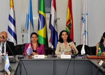 Mercosur: Caputo pidió liberar los acuerdos de libre comercio