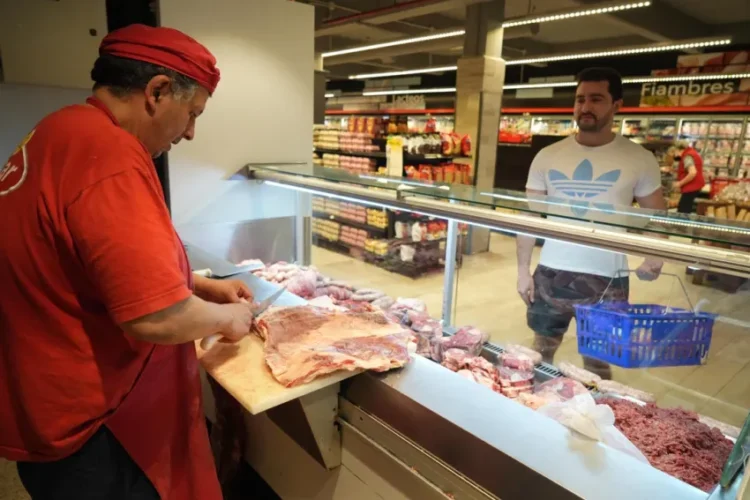 El consumo de la carne cayó 12% este año, nunca estuvo tan bajo su nivel