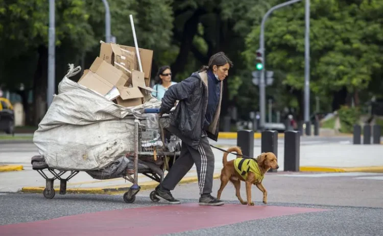 La pobreza en CABA volvió a bajar y llegó a 868.000 personas en el último trimestre de 2024