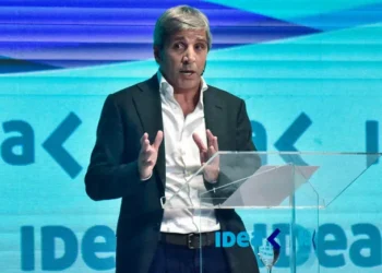 Luis Caputo arrancó el 2025 consolidando en ancla fiscal