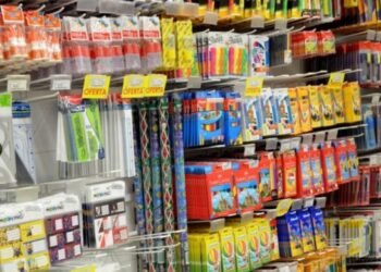 Compras escolares: ¿realmente conviene ir a Chile por útiles, ropa y tecnología?