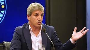 Devaluación del peso: qué estimación internacional despertó el enojo de Luis Caputo