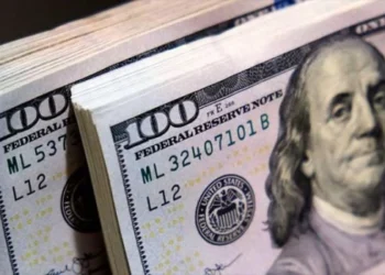 Fuerte descenso del dólar blue tras luz verde al DNU por acuerdo con el FMI