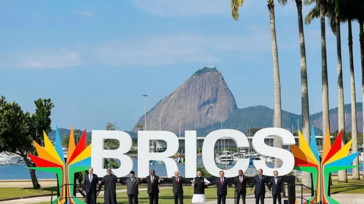 Cumbre BRICS: Lula propone divisa alternativa al dólar.