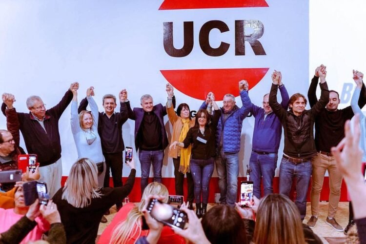 Nuevo frente electoral de UCR bonaerense excluye PRO y LLA