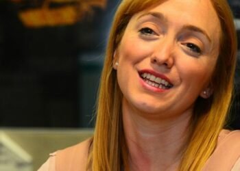 Anabel Fernández Sagasti: Gobierno no entiende división de poderes.