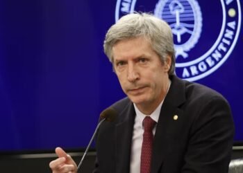 Desarme de LEFI: Bausili habla de equilibrio monetario.