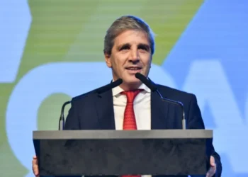 El pedido de Caputo al campo: esperar por las retenciones.