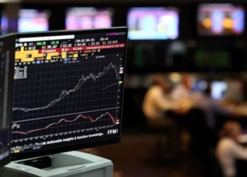 FMI aprueba revisión: Suben acciones y bonos.