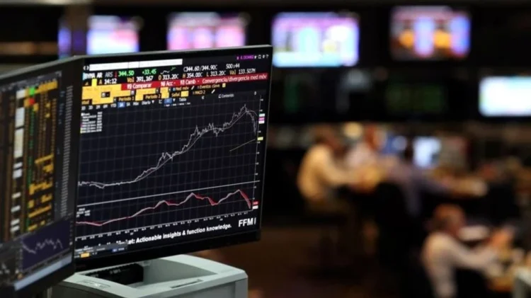 FMI aprueba revisión: Suben acciones y bonos.