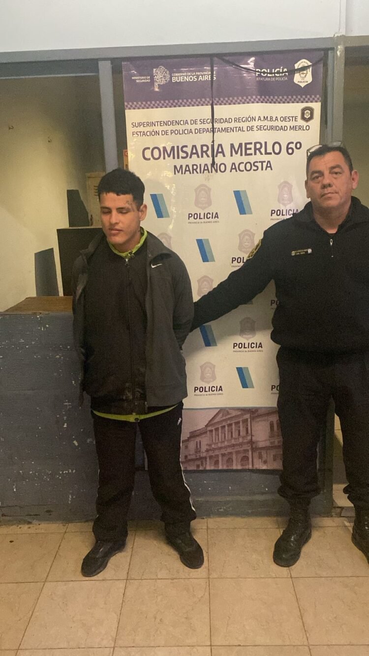 Mariano acosta: la policía detuvo a un joven armado con una pistola 9 mm en plena via publica