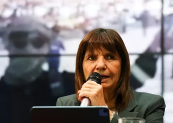 Desbloqueo de celulares en casos criminales: el nuevo sistema de Bullrich.