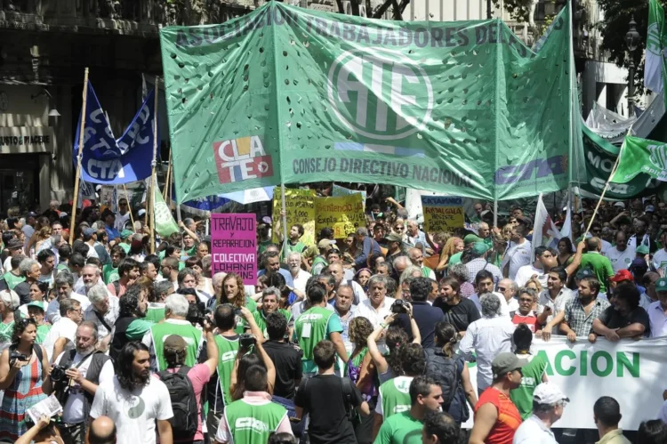 Caen decretos: ATE impulsa la movilización.