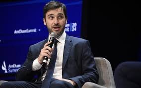 Gobernador Torres, bajo acusación en Chubut por pagos millonarios.