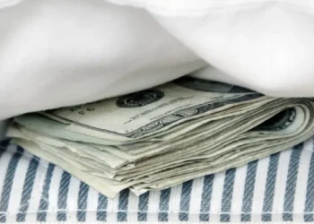 Ley clave y Ganancias: Congreso lento con dólares del colchón.