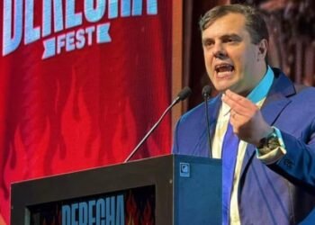 Acusan a Karina Milei de “escudo humano”.