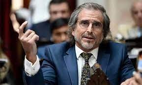 Bertie Benegas Lynch: “Dimos 20 años al kirchnerismo para su guarida”.