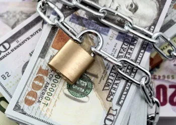 Cepo cambiario: Quien compra dólar oficial, sin acceso a financieros.