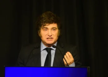 Milei busca apoyo en Wall Street, EE.UU. analiza desembolso.