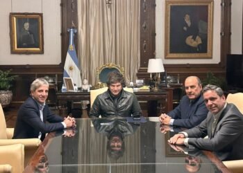 Gabinete presidencial: Milei anuncia cambios y desmiente conflictos.