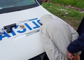 Detienen a un soldado de narcos que vendía droga en un descampado de libertad