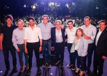 Provincias Unidas apoya a Lousteau, Ocaña y Randazzo.