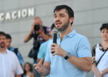 Torres contra el PRO: defiende su autonomía en medio de tensiones.