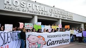Hospital Garrahan convoca a cacerolazo contra Milei.