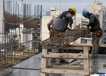 Victoria LLA: Empresarios reaccionan con sorpresa y apoyo.