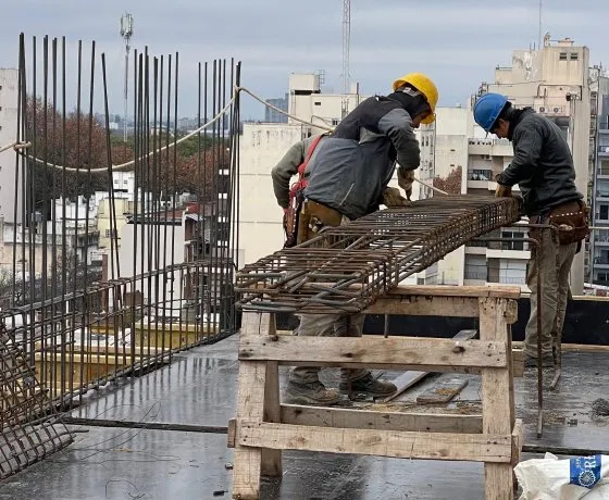 Victoria LLA: Empresarios reaccionan con sorpresa y apoyo.