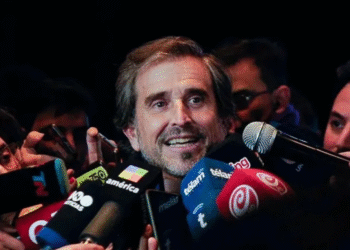 Bertie Benegas Lynch: Un desafío a la política tradicional.