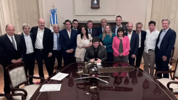 Gabinete de Milei se reúne en Casa Rosada.