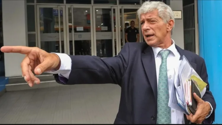Estudio del ministro Cúneo Libarona defendió a socio de Tapia.