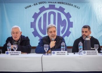 Acuerdo UOM: Aumentos y bonos para salarios metalúrgicos.