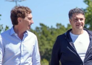 Encuentro Santilli-Macri bajo tensión por CABA.