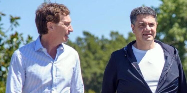 Encuentro Santilli-Macri bajo tensión por CABA.