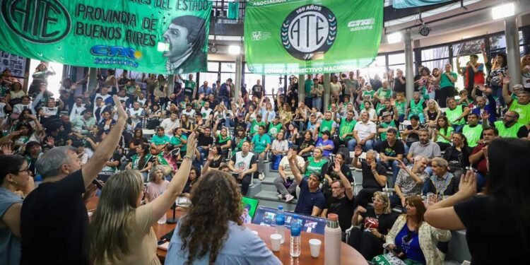 Contundente paro de ATE: 90% de adhesión al rechazo a la reforma.